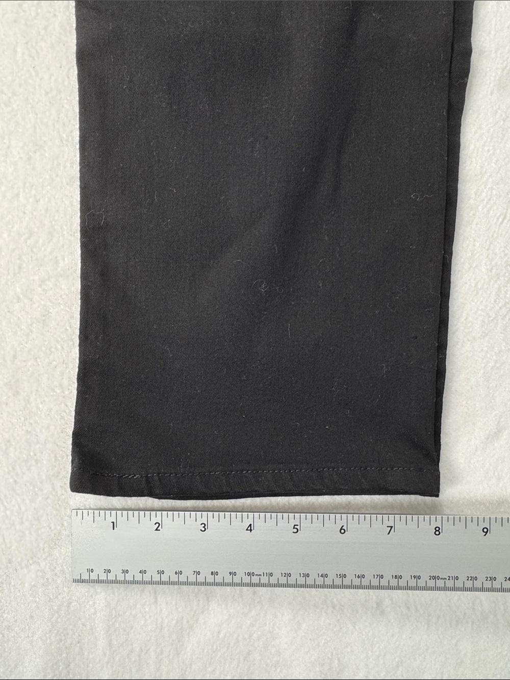 Levi's Women’s Classic Straight Jeans in Black - Picture 8 of 8